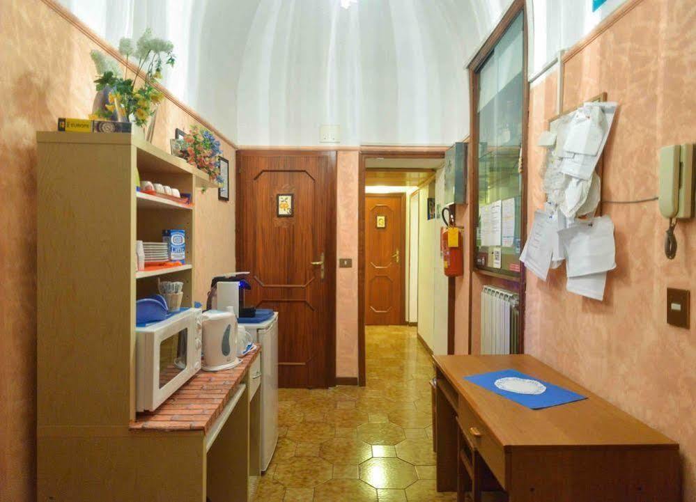 Trani B&T Rooms Roma Esterno foto